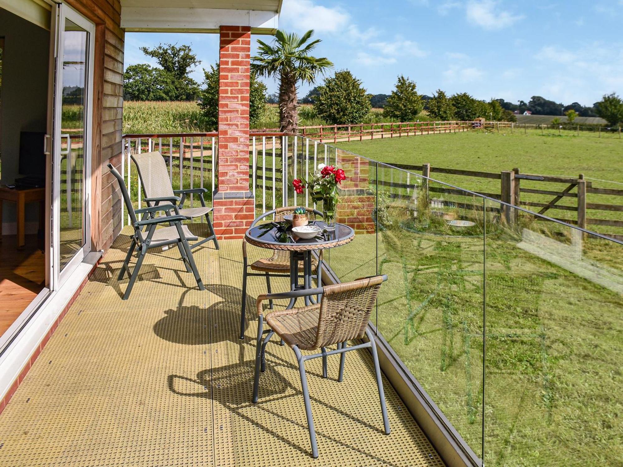 Cedar Lodge Old Buckenham Exterior photo
